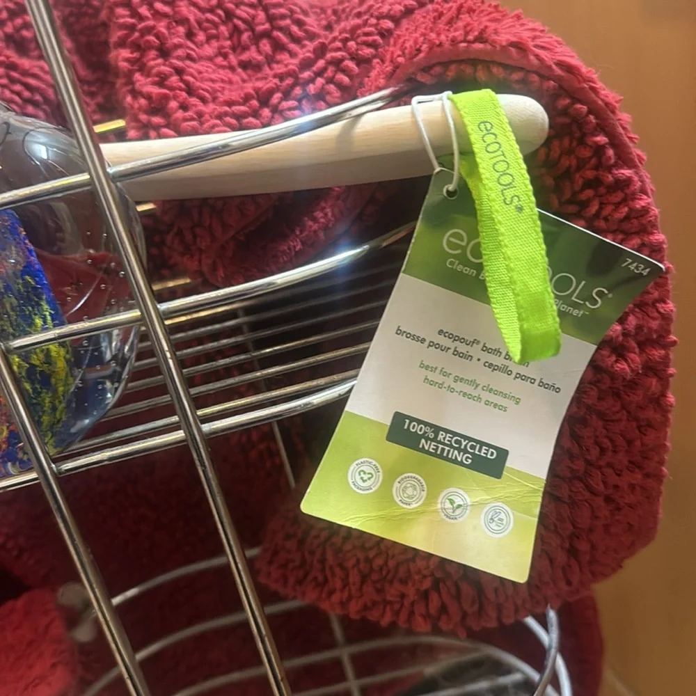 NWT Ecotools luffa extended on(of course) a waterproof wood handle. Eco friendly